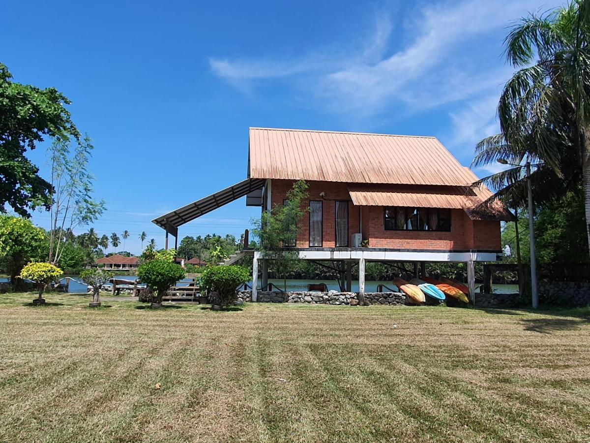 Homestay Ala Riverview Lodge Kota Bharu Exterior photo